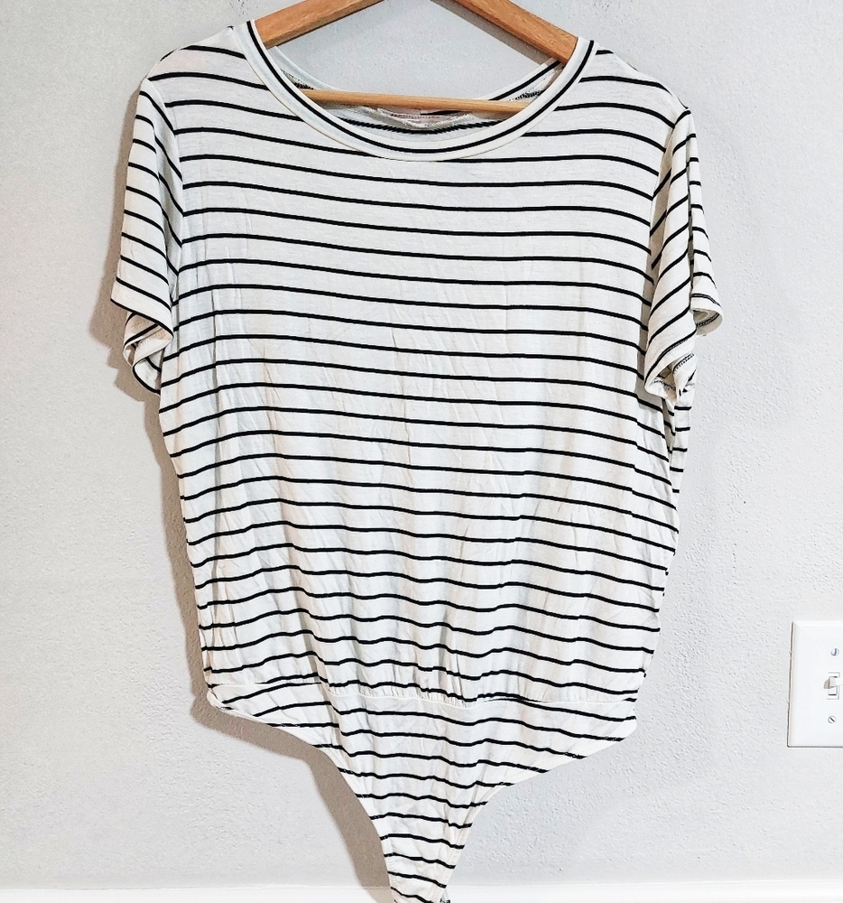 ⭐️3/12⭐️ Black and white stripped body suit